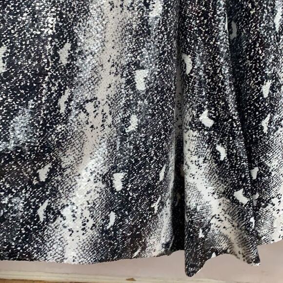 JOVANI BLACK & WHITE SNAKE PRINT HOLOGRAPHIC SEQUINS WEDDING MAXI DRESS SIZE 8 - Picture 7 of 14